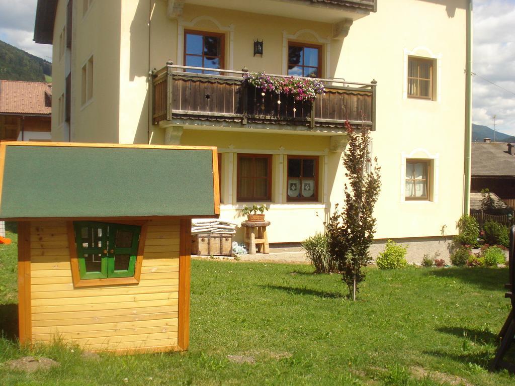 Piccolohotel Tempele Garni San Candido Bagian luar foto