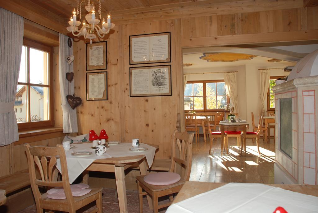 Piccolohotel Tempele Garni San Candido Bagian luar foto